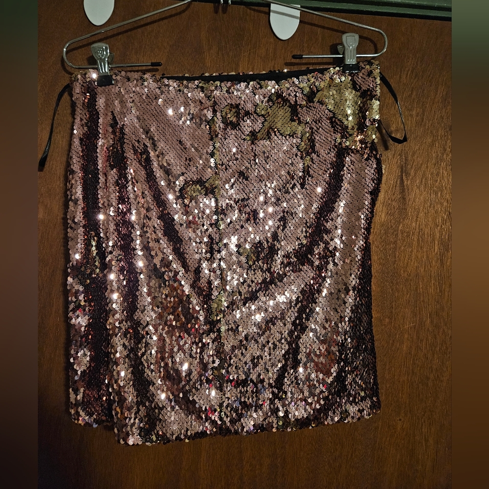 Sequin Skirt in Gold and Black